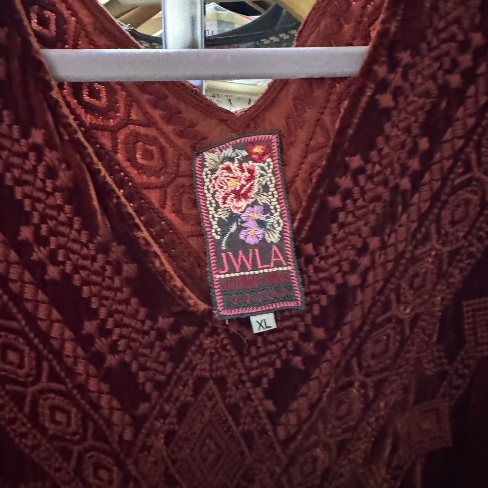 JWLA Burgundy Velvet Burnout Tunic Dress XL Silk Blend Boho Handkerchief Hem - Picture 6 of 6